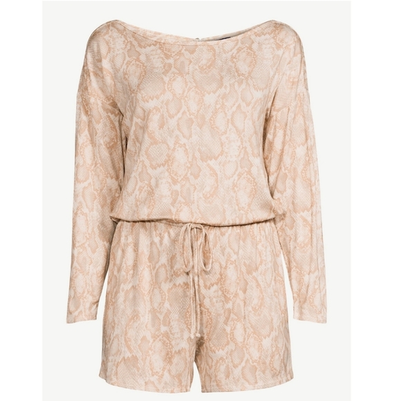 Long Sleeve Romper - Picture 5 of 7